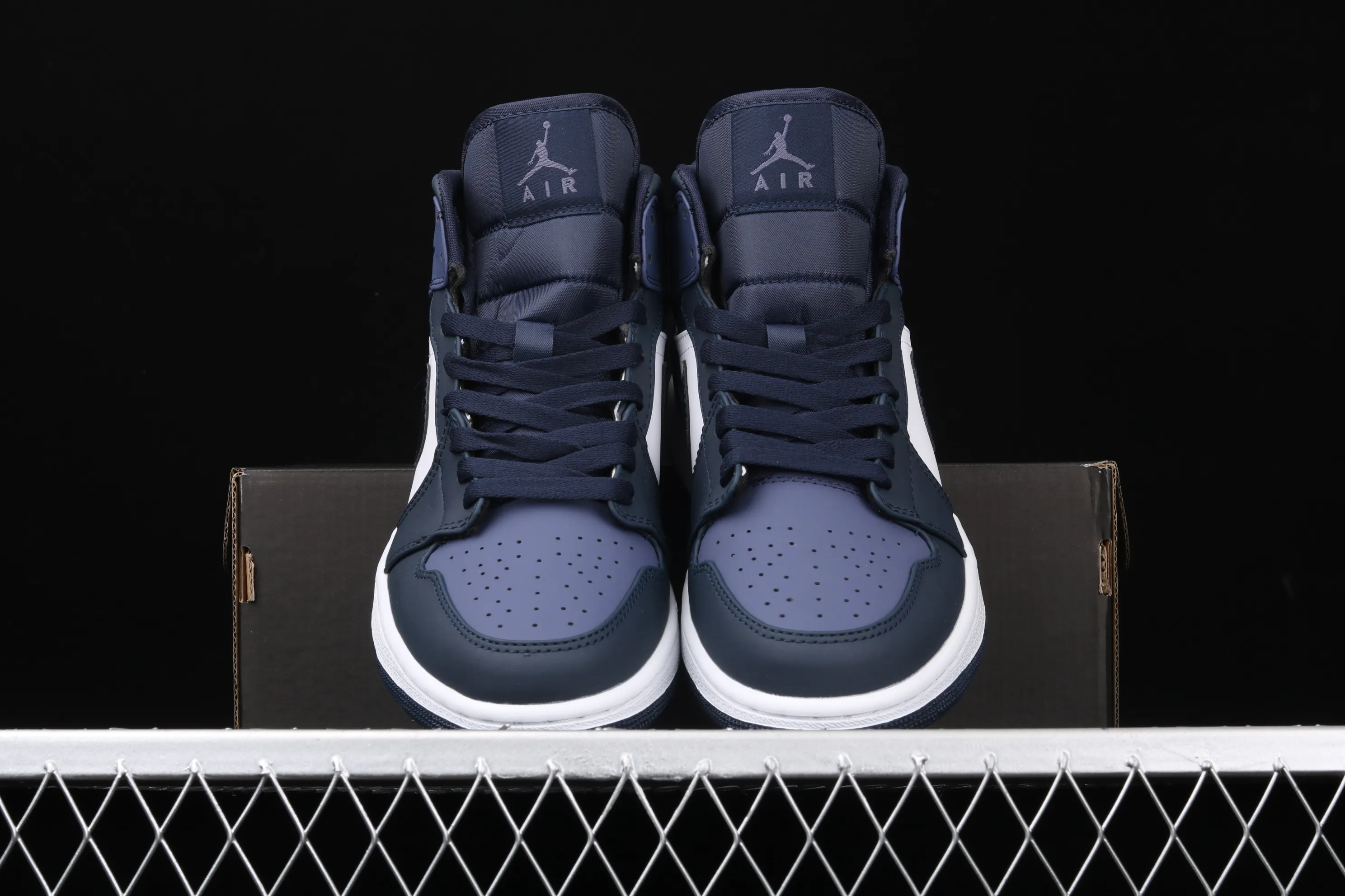 All categories Air Jordan Jordan series basketball shoes Air Jordan 1 Mid Air Jordan 1 Mid AJ1 Joe 1 fashion casual black and blue basketball shoes 554724-445